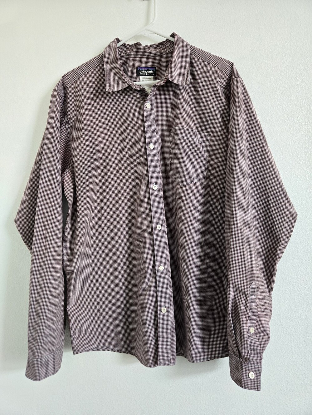 Patagonia Men's Button-Up Shirt - Burgundy Check Pattern Sz L